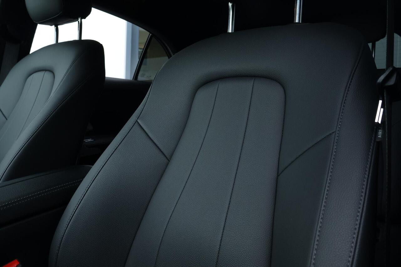 Mercedes-Benz A-KLASSE 250 e Luxury Line