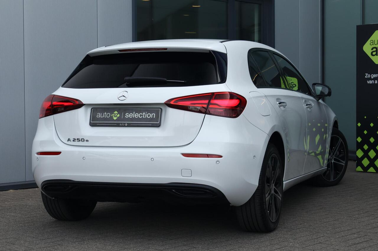 Mercedes-Benz A-KLASSE 250 e Luxury Line