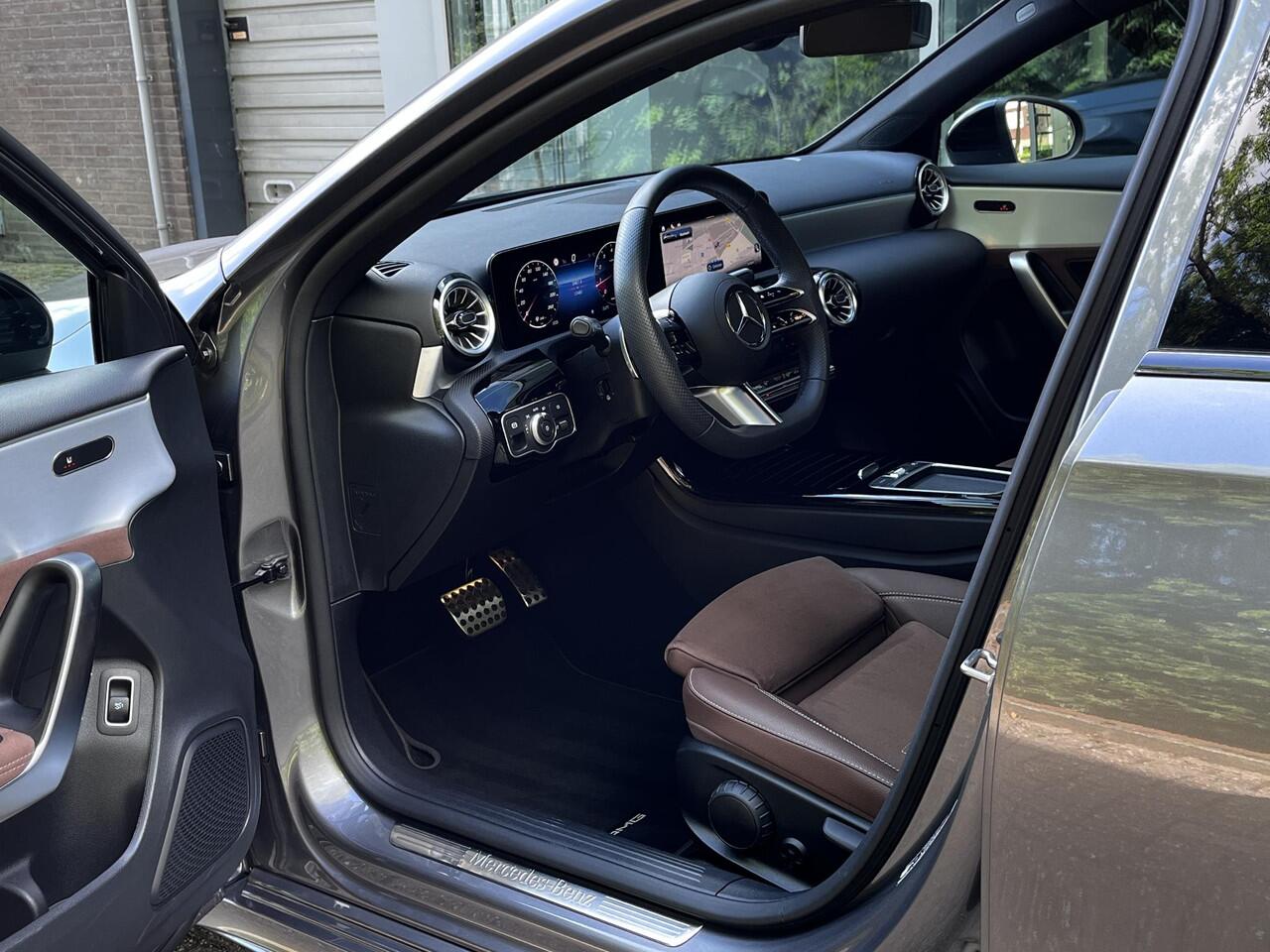 Mercedes-Benz A-KLASSE Limousine 180 Star Edition AMG | Night Pakket | Panoramadak