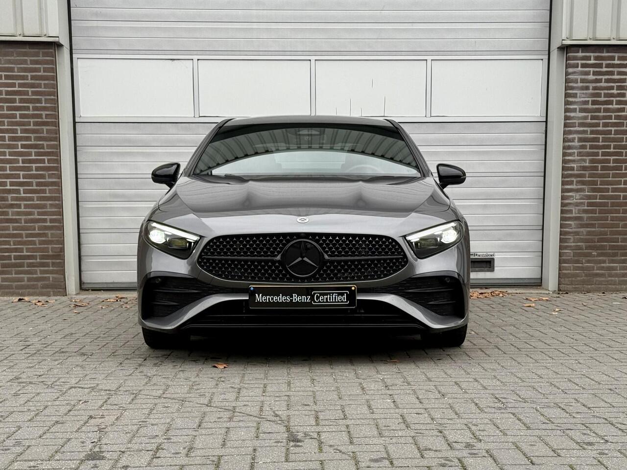 Mercedes-Benz A-KLASSE Limousine 180 Star Edition AMG | Night Pakket | Panoramadak