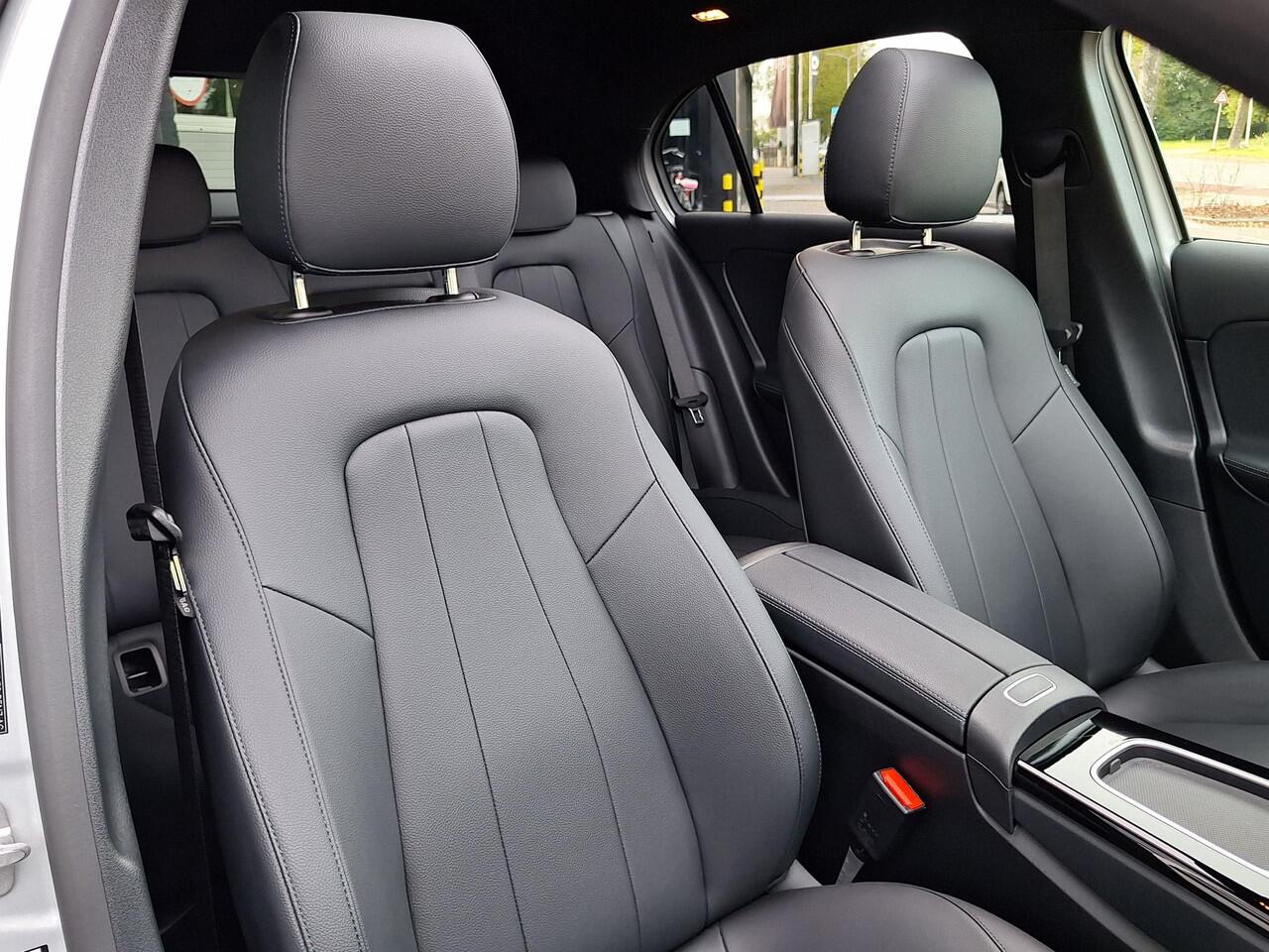 Mercedes-Benz A-KLASSE 250 e | Panoramadak | Night Pakket | MULTIBEAM LED Koplampen | Apple CarPlay | Android Auto | Sfeerverlichting | Dodehoekassistentie | Stoelverwarming | Achteruitrijcamera | Elektrisch Inklapbare Buitenspiegels