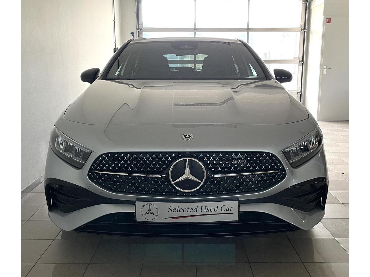 Mercedes-Benz A-KLASSE 250 e AMG Line | Distronic+ | Trekhaak | Night | Carplay