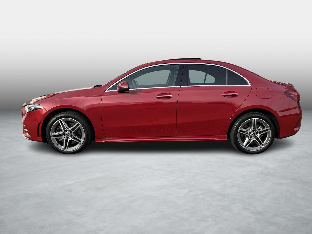 Mercedes-Benz A-KLASSE 250 e AMG Line | Head-up display | Panoramadak | Keyless Entry | Distronic | Dodehoekassistent | Stoelverwarming | 360 graden camera | Carplay