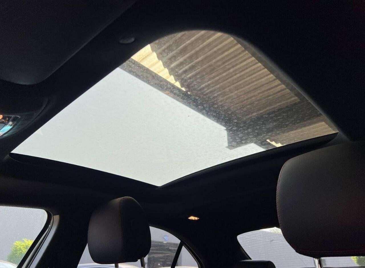 Mercedes-Benz A-KLASSE 250 e AMG Line | Head-up display | Panoramadak | Keyless Entry | Distronic | Dodehoekassistent | Stoelverwarming | 360 graden camera | Carplay