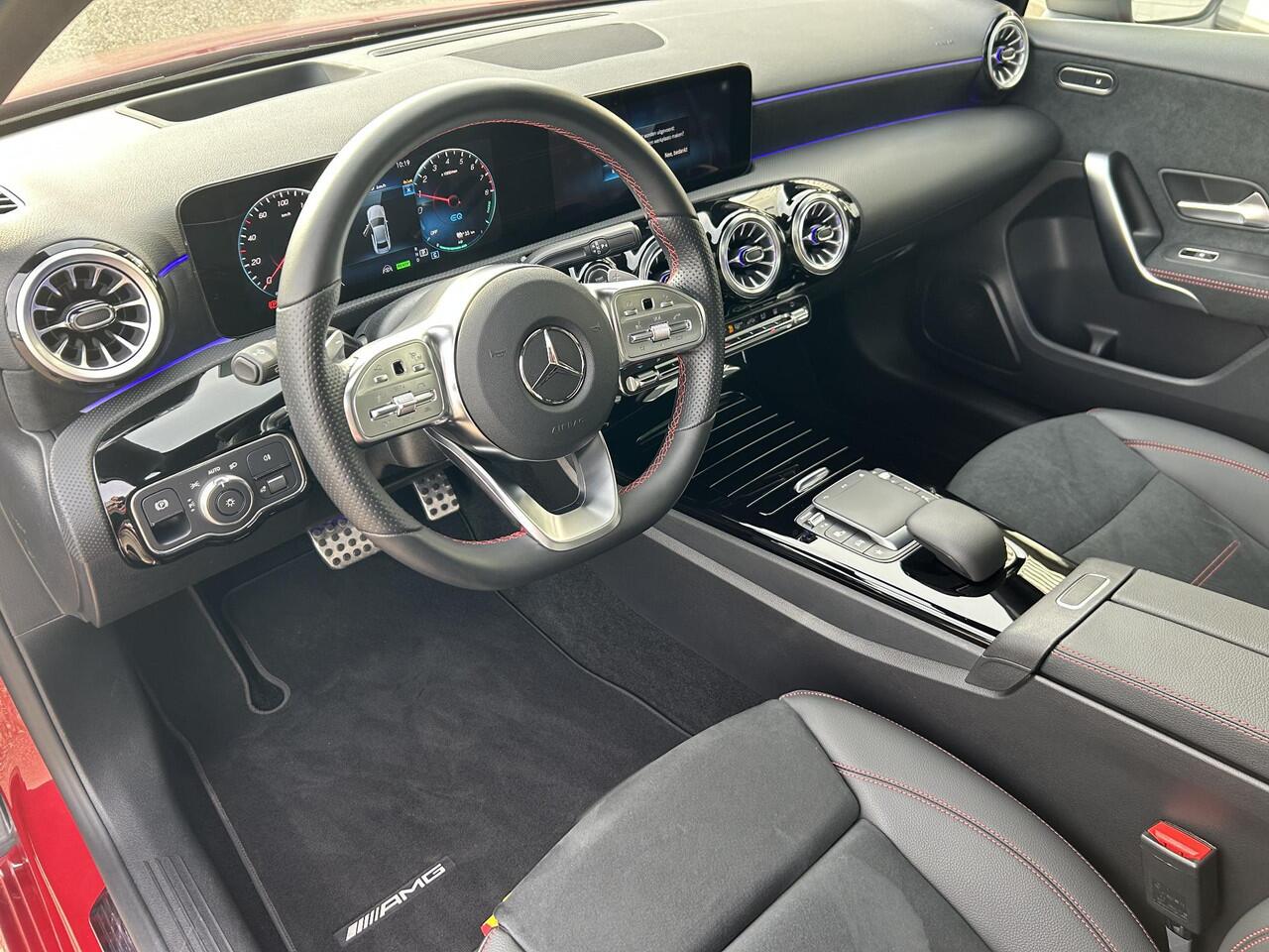 Mercedes-Benz A-KLASSE 250 e AMG Line | Head-up display | Panoramadak | Keyless Entry | Distronic | Dodehoekassistent | Stoelverwarming | 360 graden camera | Carplay