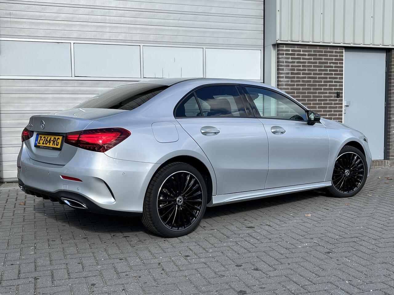 Mercedes-Benz A-KLASSE Limousine 250 e AMG Line | Night Pakket | Panoramadak | Premium Pakket | Multibeam LED Koplampen | Dodehoekassistent | Advanced Sound System | Apple CarPlay | Android Auto | Sfeerverlichting | Stoelverwarming | Achteruitrijcamera