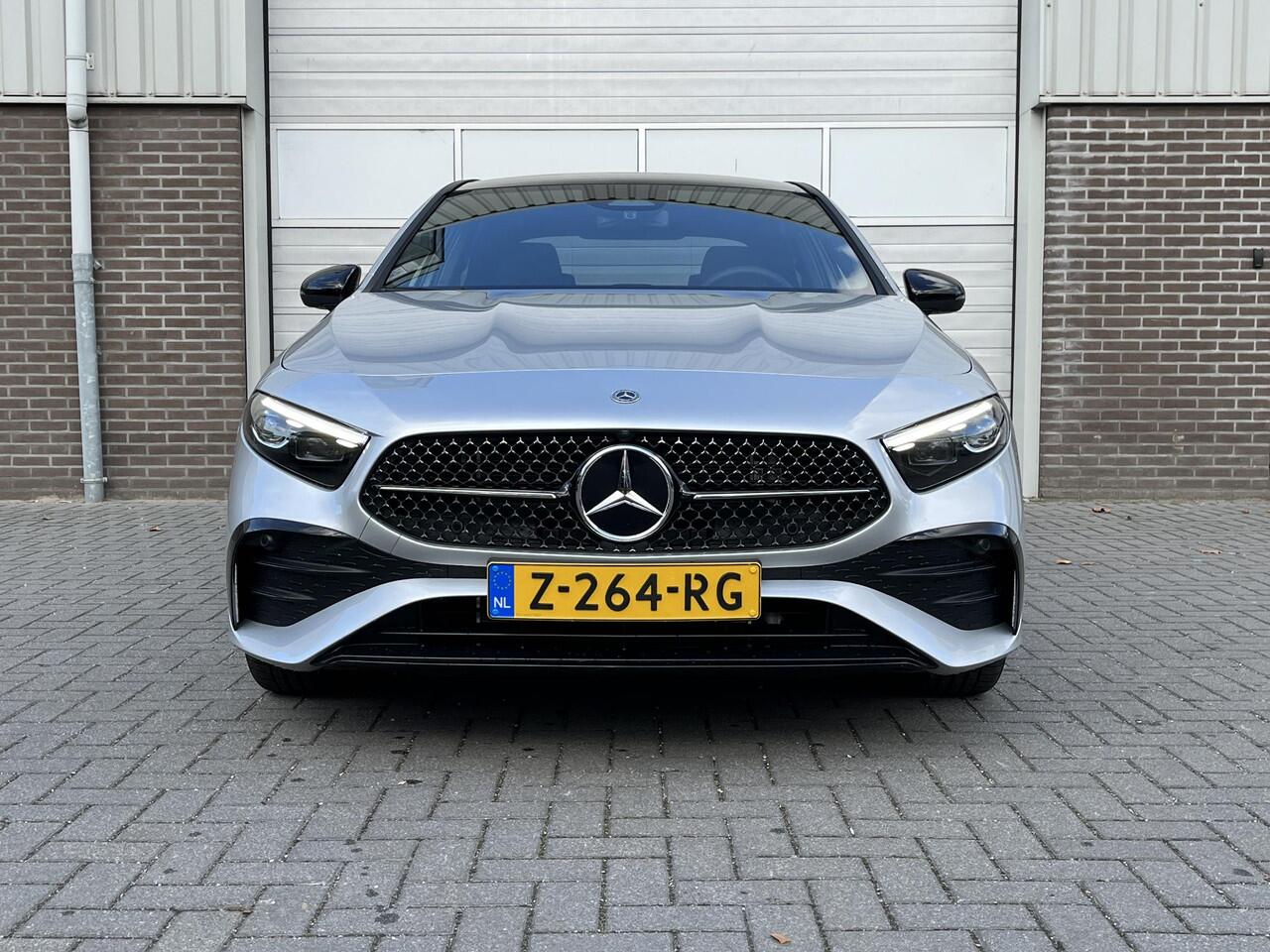Mercedes-Benz A-KLASSE Limousine 250 e AMG Line | Night Pakket | Panoramadak | Premium Pakket | Multibeam LED Koplampen | Dodehoekassistent | Advanced Sound System | Apple CarPlay | Android Auto | Sfeerverlichting | Stoelverwarming | Achteruitrijcamera