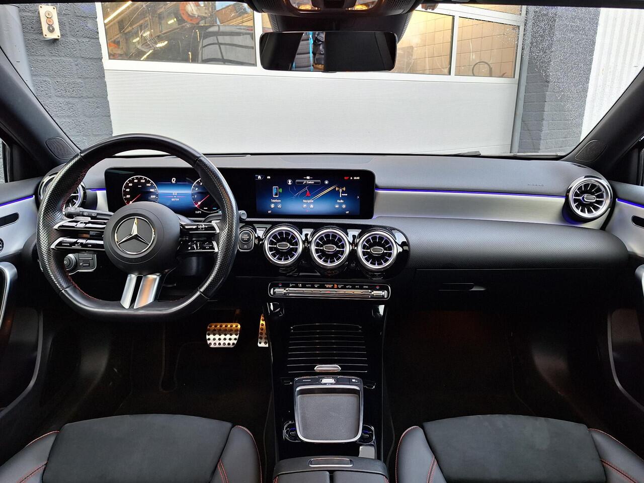 Mercedes-Benz A-KLASSE 200 AMG Line | Panoramadak | 360° Camera | Memory pakket | Head-up Display | Sfeerverlichting | Keyless-GO | Multibeam LED verlichting