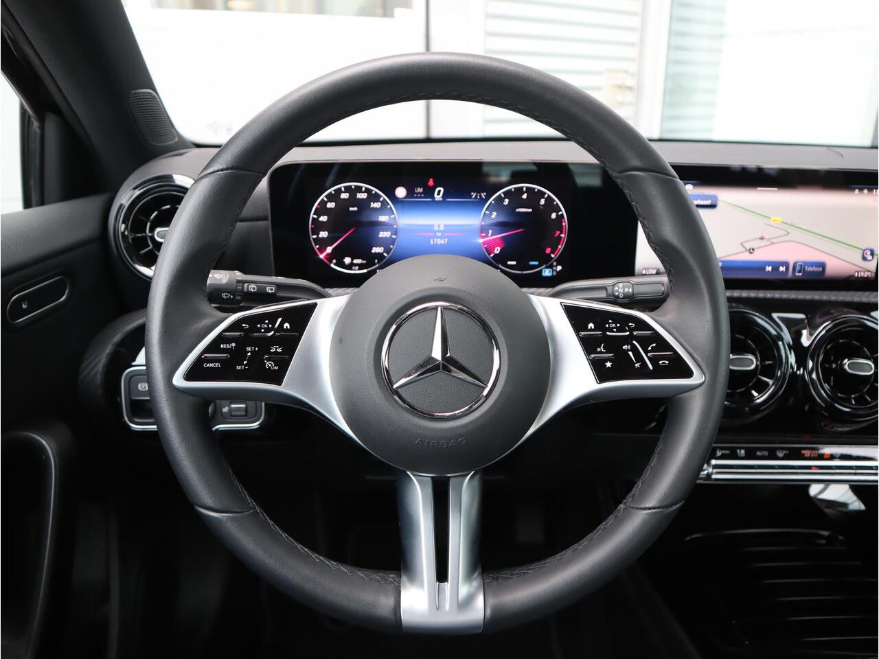 Mercedes-Benz A-KLASSE 180 Star Edition Navigatie | Camera | LED | Automaat