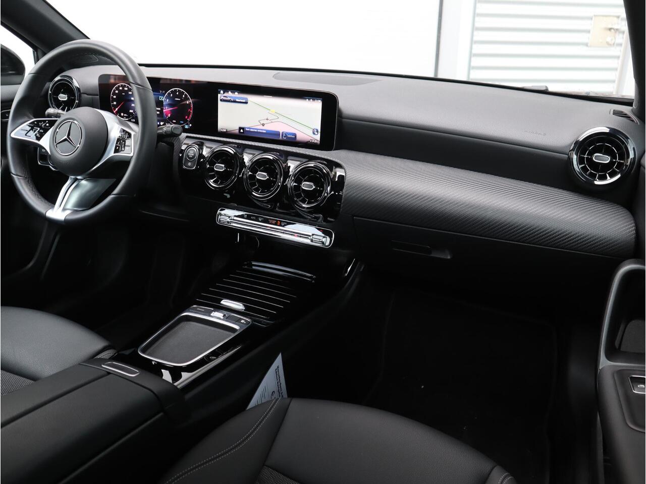 Mercedes-Benz A-KLASSE 180 Star Edition Navigatie | Camera | LED | Automaat