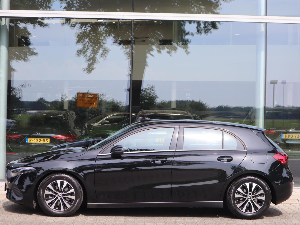 Mercedes-Benz A-KLASSE 180 Star Edition Navigatie | Camera | LED | Automaat