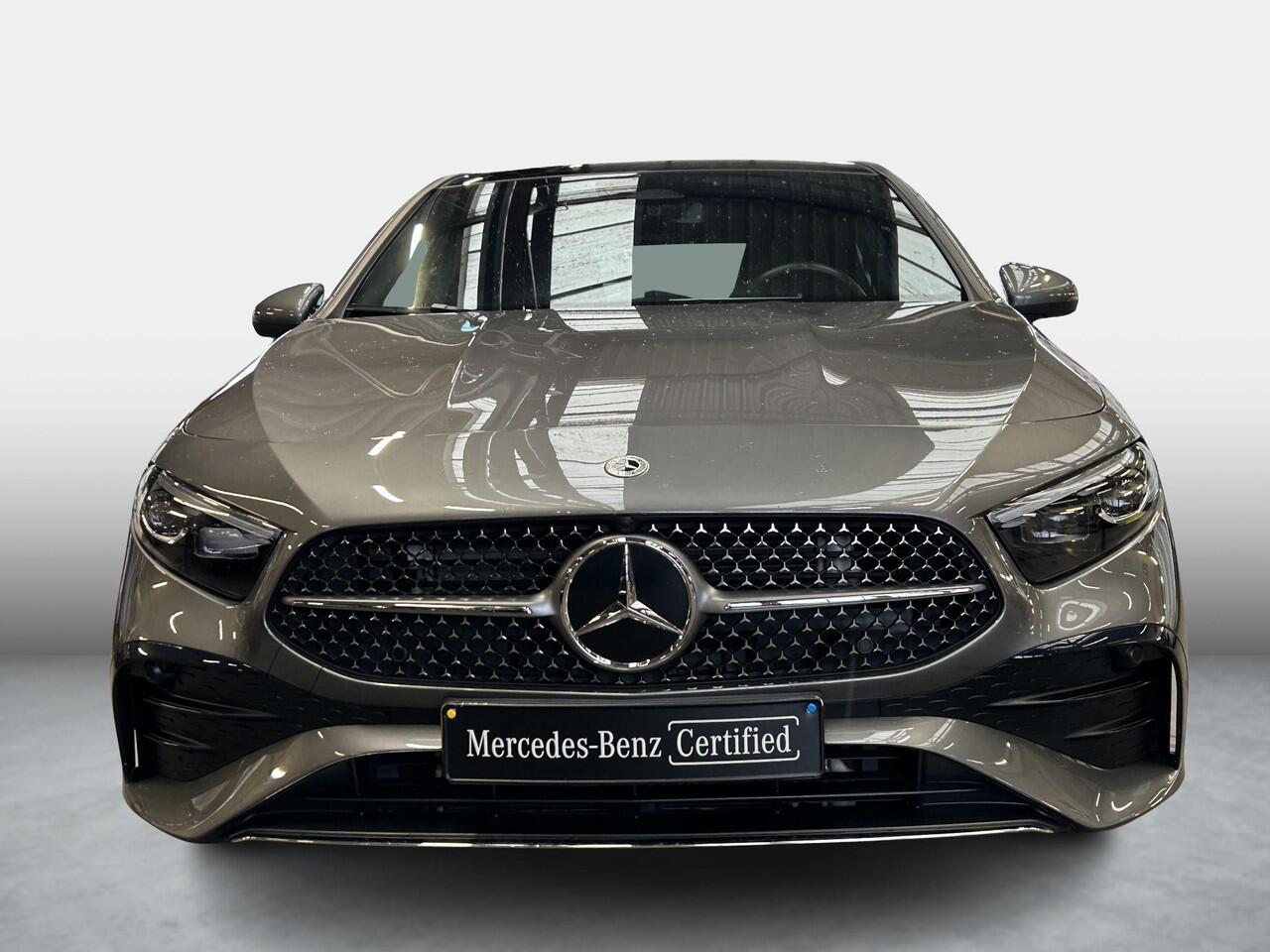 Mercedes-Benz A-KLASSE 180 AMG Line | Panoramadak | MULTIBEAM LED Koplampen | Dodehoekassistent | Advanced Sound System | Apple CarPlay | Android Auto | Augmented Reality voor Navigatie | Donkergetint Glas Achter | Sfeerverlichting | Stoelverwarming