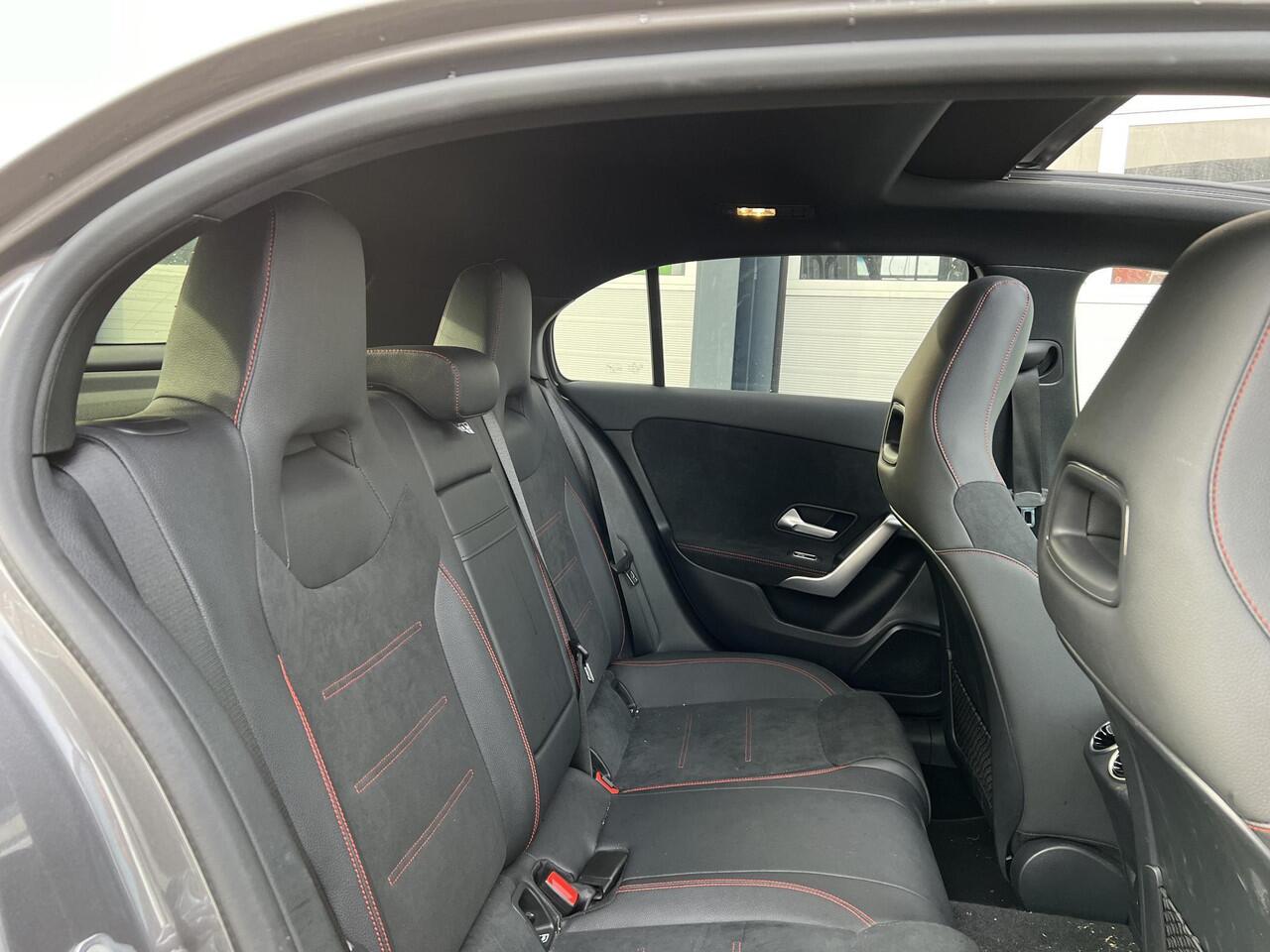 Mercedes-Benz A-KLASSE 180 AMG Line | Panoramadak | MULTIBEAM LED Koplampen | Dodehoekassistent | Advanced Sound System | Apple CarPlay | Android Auto | Augmented Reality voor Navigatie | Donkergetint Glas Achter | Sfeerverlichting | Stoelverwarming