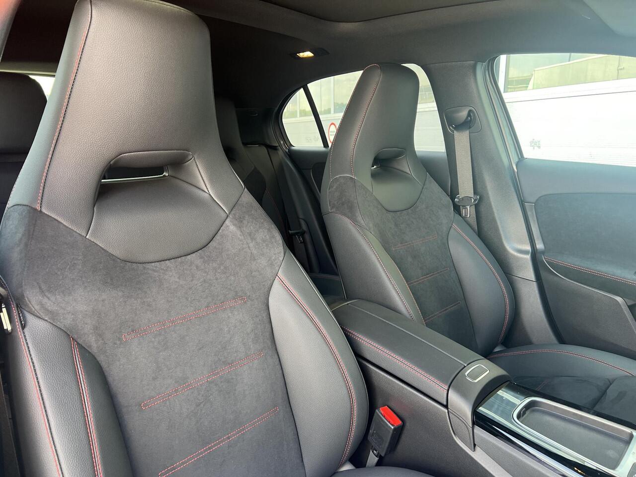 Mercedes-Benz A-KLASSE 200 AMG Line | Premium Pakket | Night Pakket | Panoramadak | MULTIBEAM LED Koplampen | Trekhaak | Dodehoekassistent | Advanced Sound System | Sfeerverlichting | Stoelverwarming | Achteruitrijcamera | Elektrisch Inklapbare Buitenspiegels