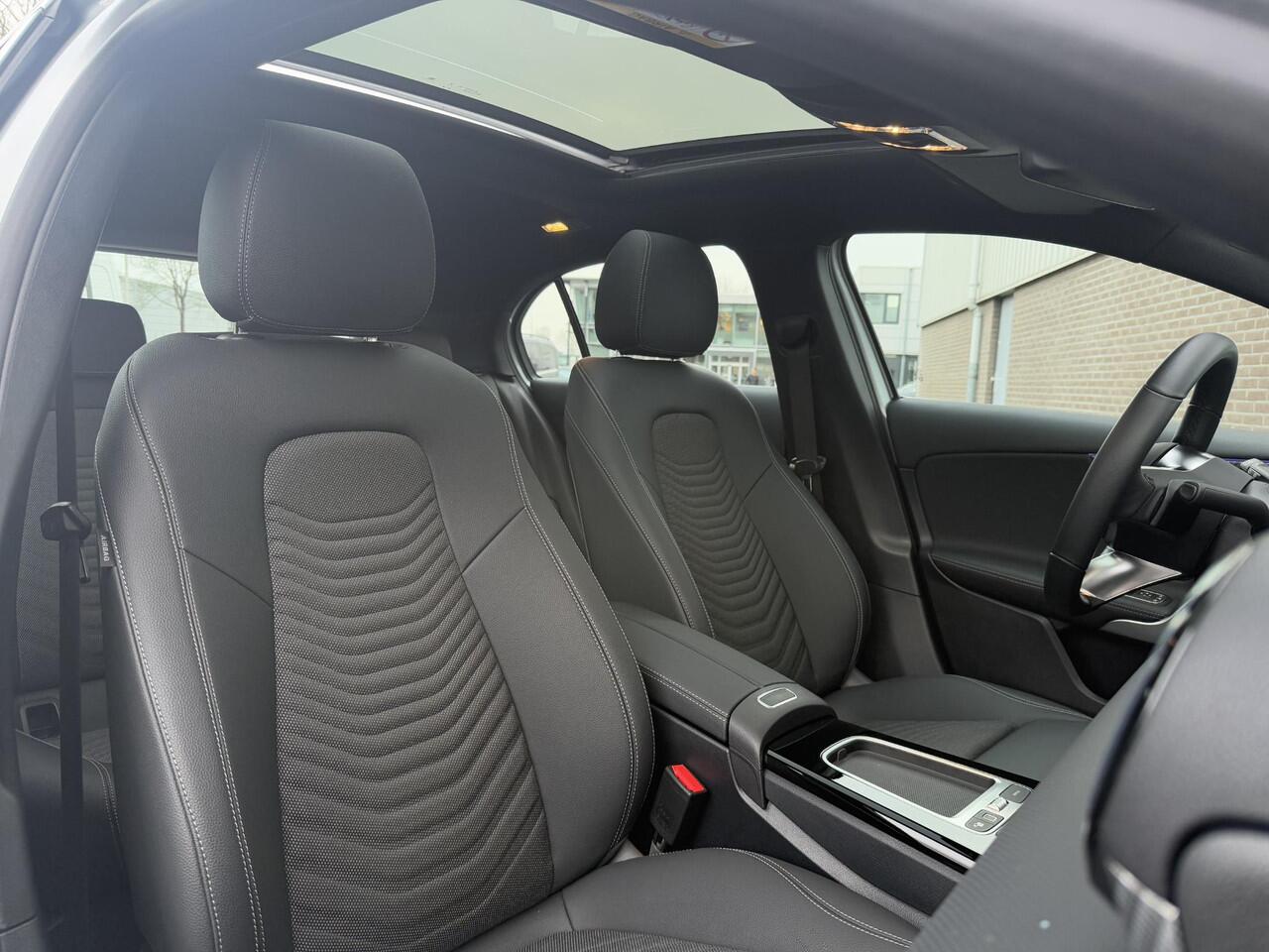 Mercedes-Benz A-KLASSE 250 e Star Edition Luxury Line | Panoramadak | Sfeerverlichting |