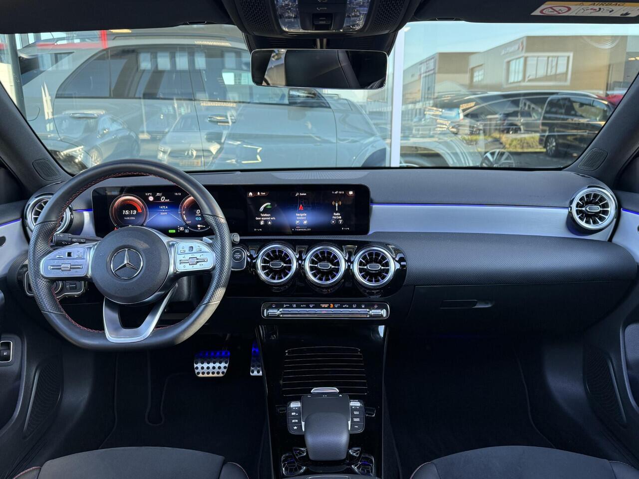 Mercedes-Benz A-KLASSE Hatchback 250 e AMG Line Premium PLUS | Panorama dak