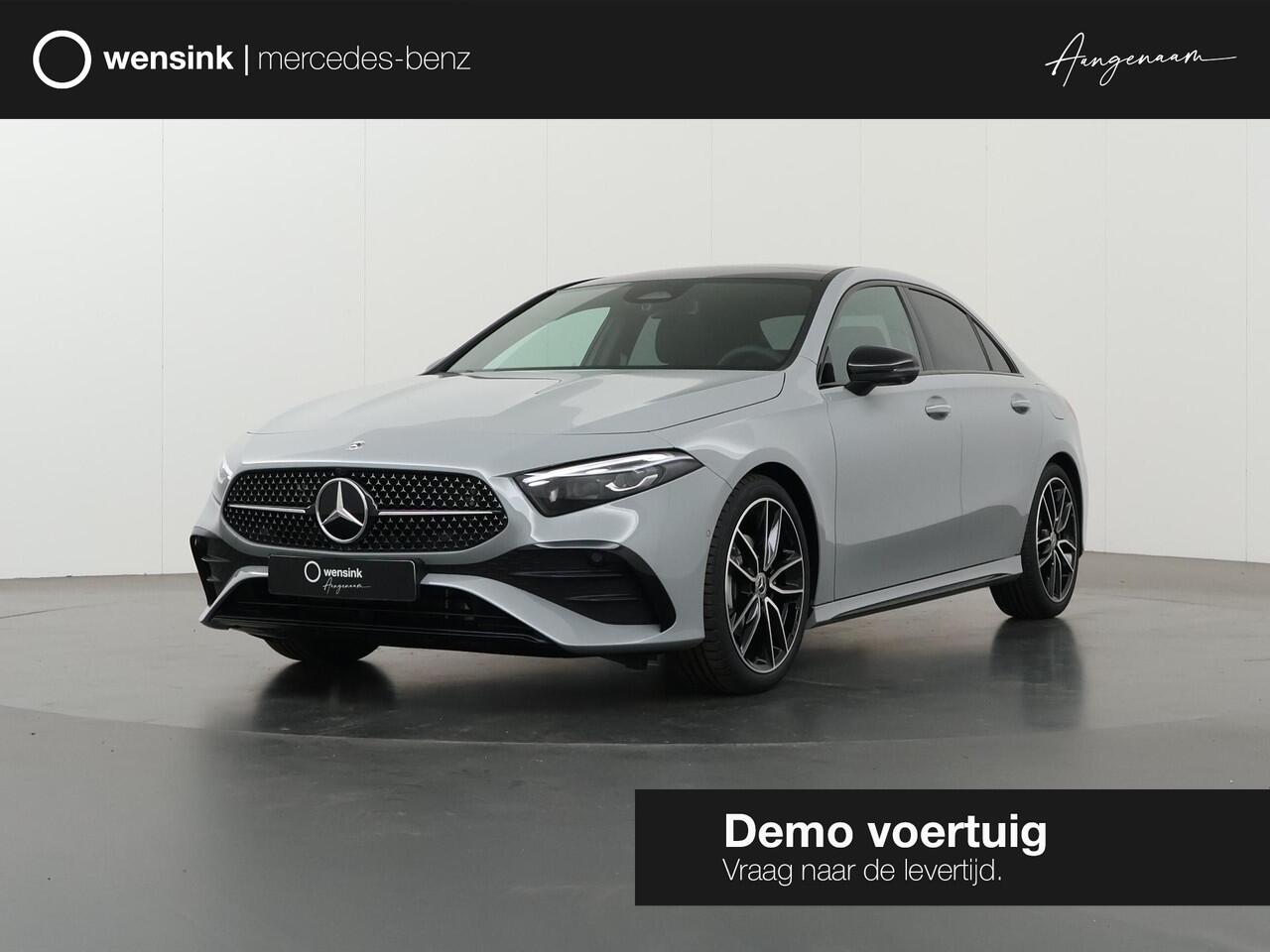 Mercedes-Benz A-KLASSE 180 Business Solution AMG | Night edition | Panoramadak | Memory stoelen | Head-up display | Stoelverwarming | Dodehoekassistent | AMG Line Plus