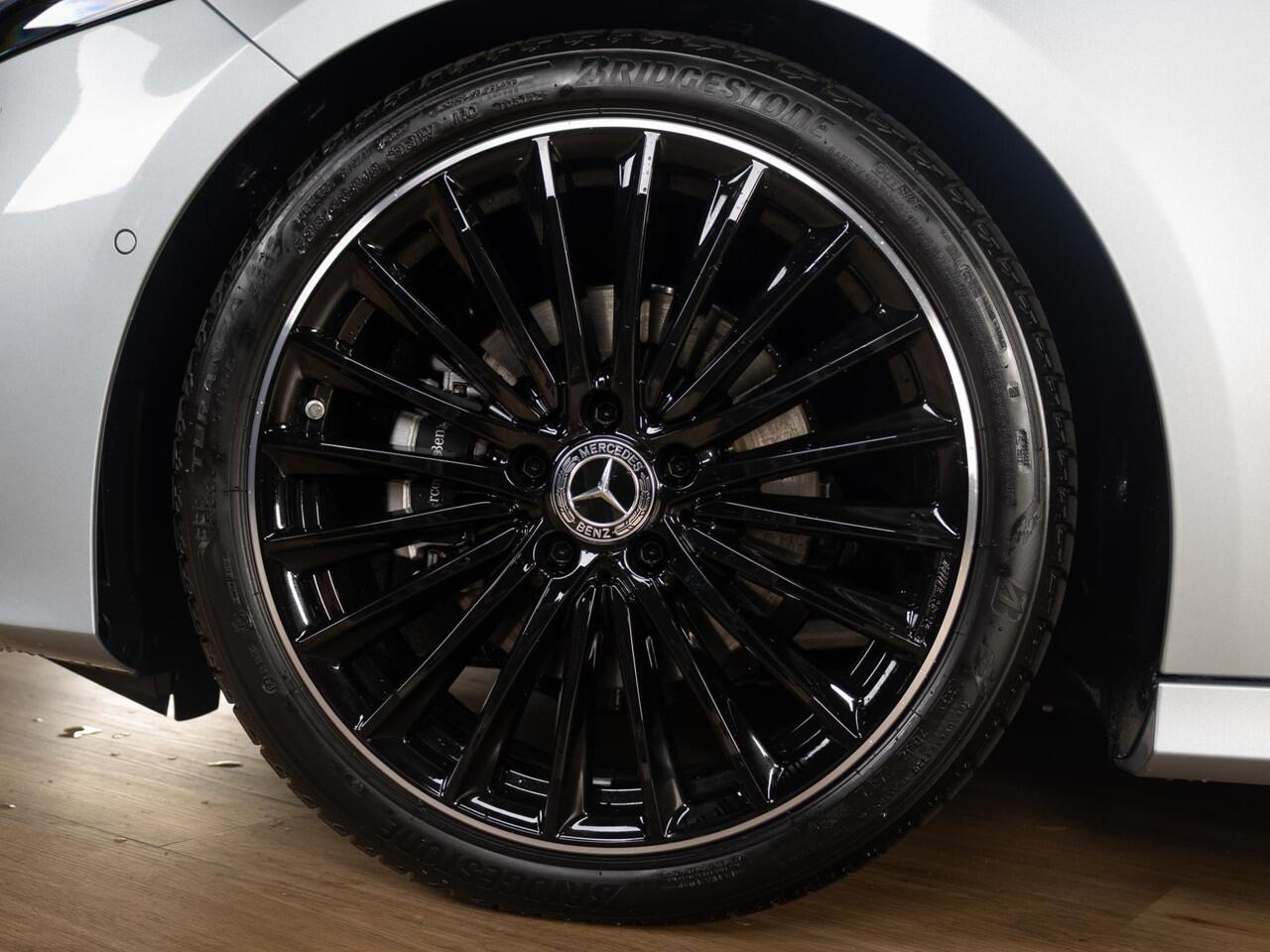 Mercedes-Benz A-KLASSE Hatchback 180 Star Edition Panorama dak