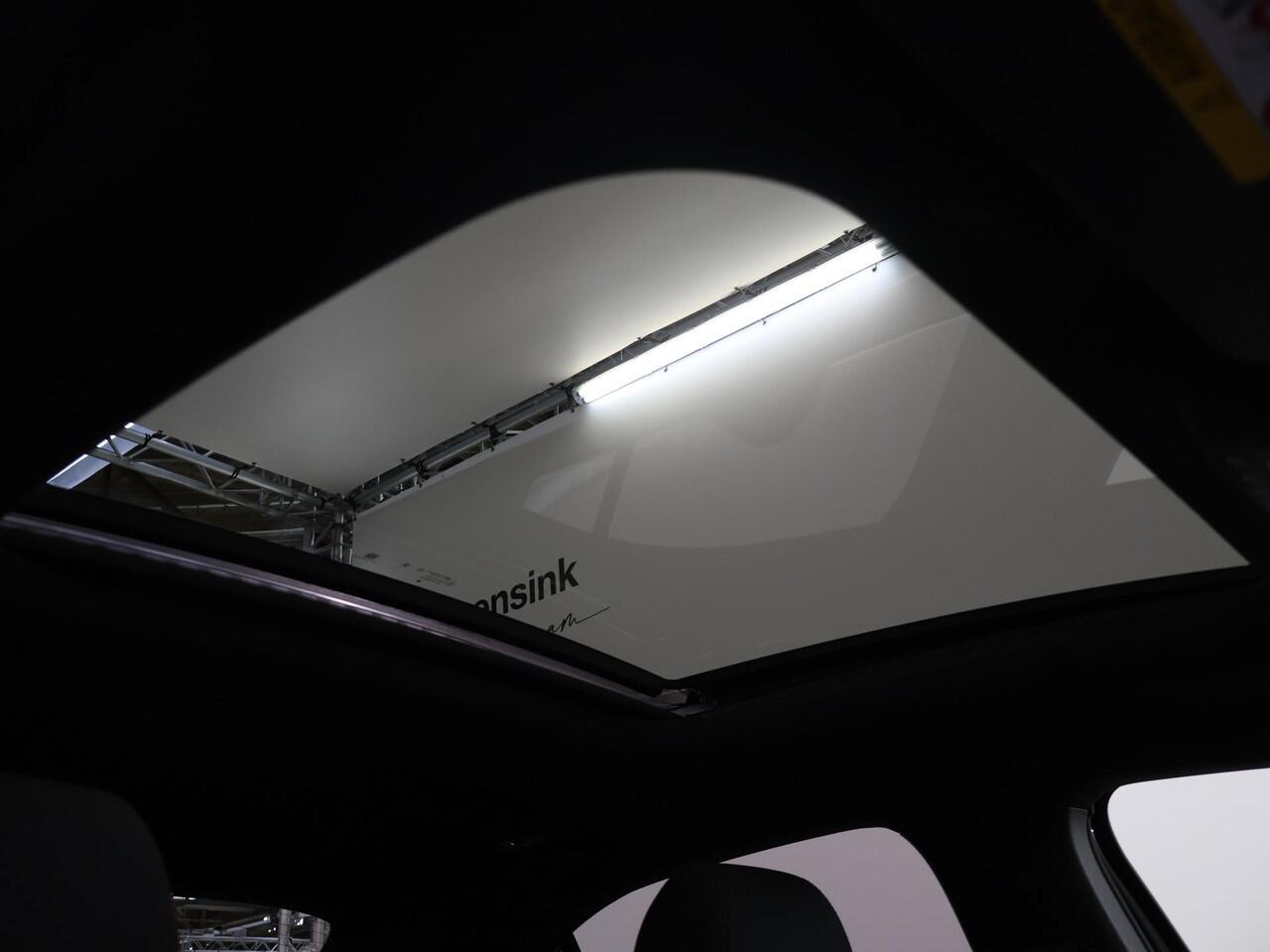 Mercedes-Benz A-KLASSE 250e Business Solution AMG | Panoramadak | Sfeerverlichting | Achteruitrijcamera |