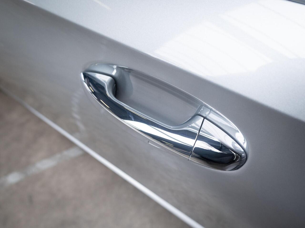 Mercedes-Benz A-KLASSE Hatchback 180 Star Edition AMG Line Premium PLUS | Panorama dak