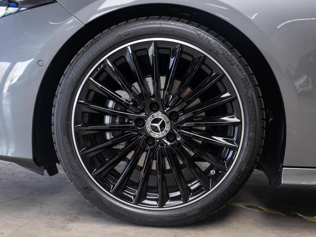 Mercedes-Benz A-KLASSE Hatchback 180 Star Edition AMG Limited Premium PLUS | Panorama dak