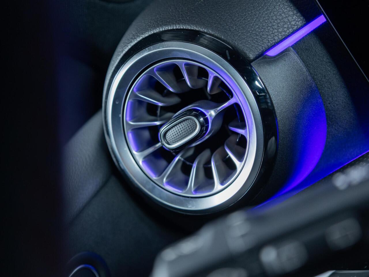 Mercedes-Benz A-KLASSE Hatchback 180 Star Edition AMG Line LIMITED Panorama dak