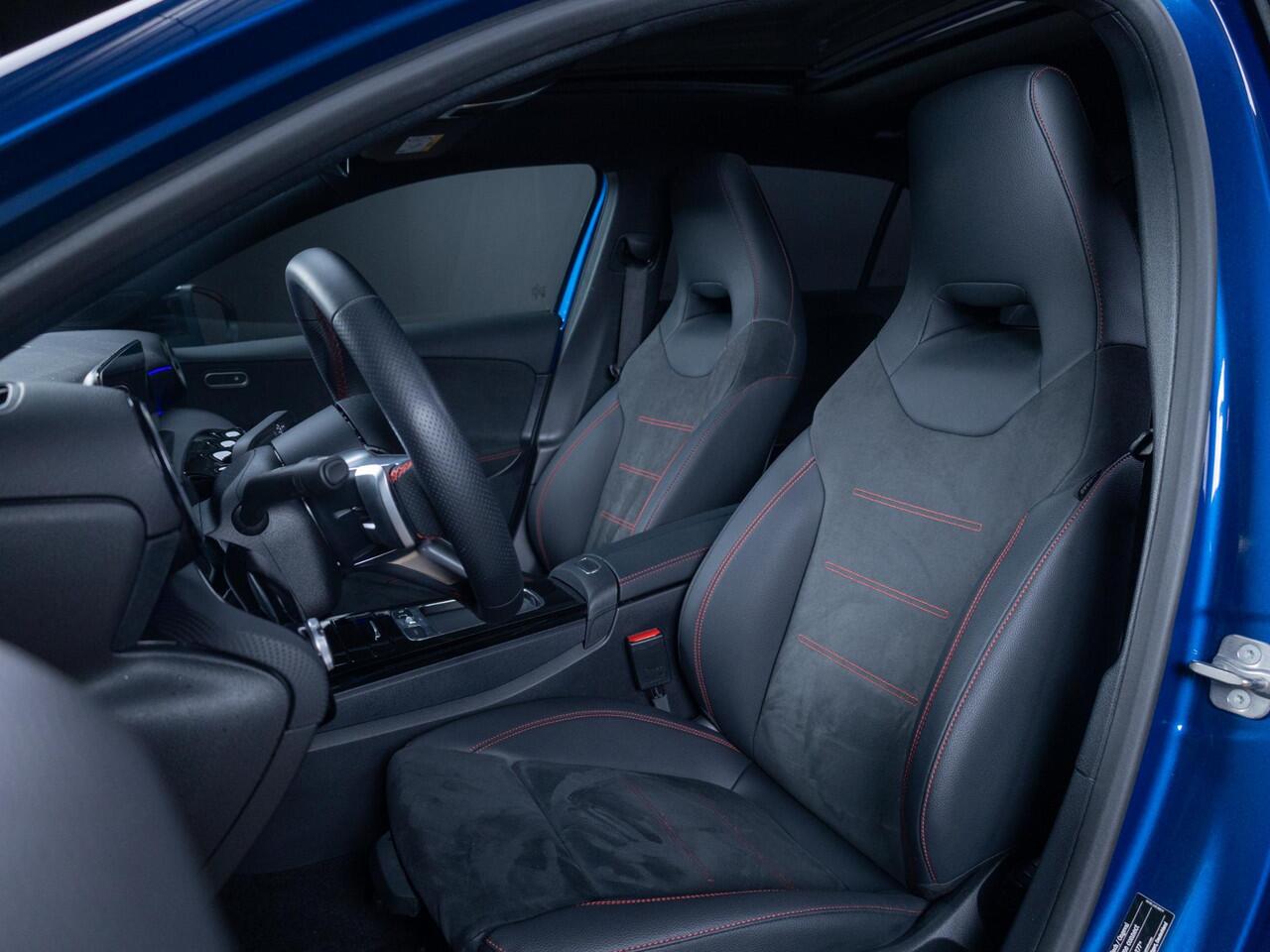 Mercedes-Benz A-KLASSE Hatchback 180 Star Edition AMG Line LIMITED Panorama dak