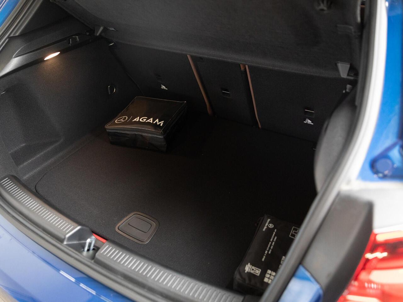 Mercedes-Benz A-KLASSE Hatchback 180 Star Edition AMG Line LIMITED Panorama dak