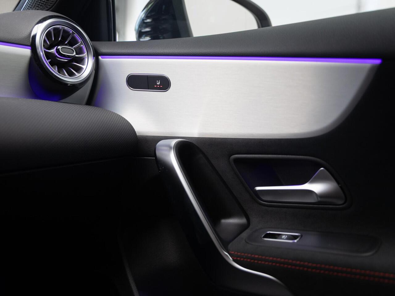 Mercedes-Benz A-KLASSE Limousine 250e Business Solution AMG