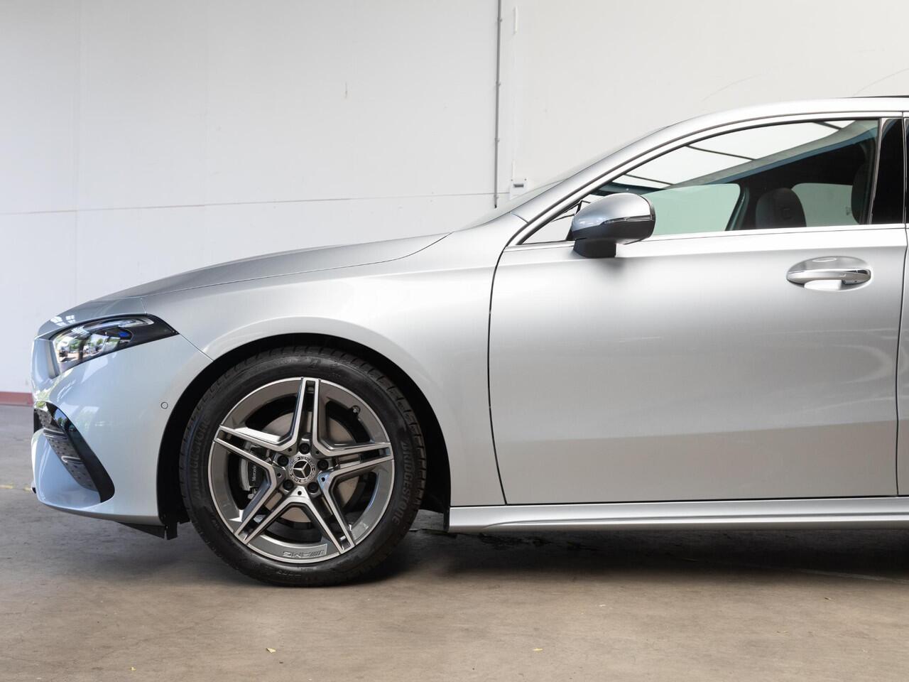 Mercedes-Benz A-KLASSE Limousine 180 Business Solution AMG