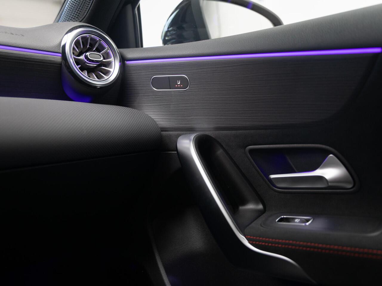 Mercedes-Benz A-KLASSE Hatchback 180 Business Solution AMG