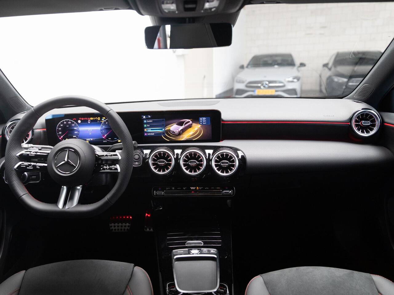 Mercedes-Benz A-KLASSE Hatchback 180 Business Solution AMG