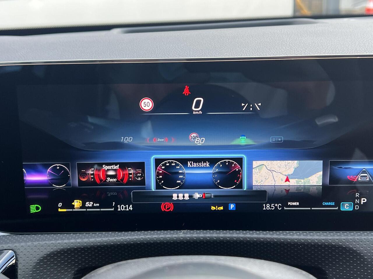 Mercedes-Benz A-KLASSE 180 Business Solution AMG | AMG Plus Pakket | Night Pakket | Panoramadak | Elektrisch Verstelbare Stoelen + Memory | 360° Camera | Head-up Display | Dodehoekassistent | Advanced Sound System | Stoelverwarming | Apple CarPlay | Android Auto