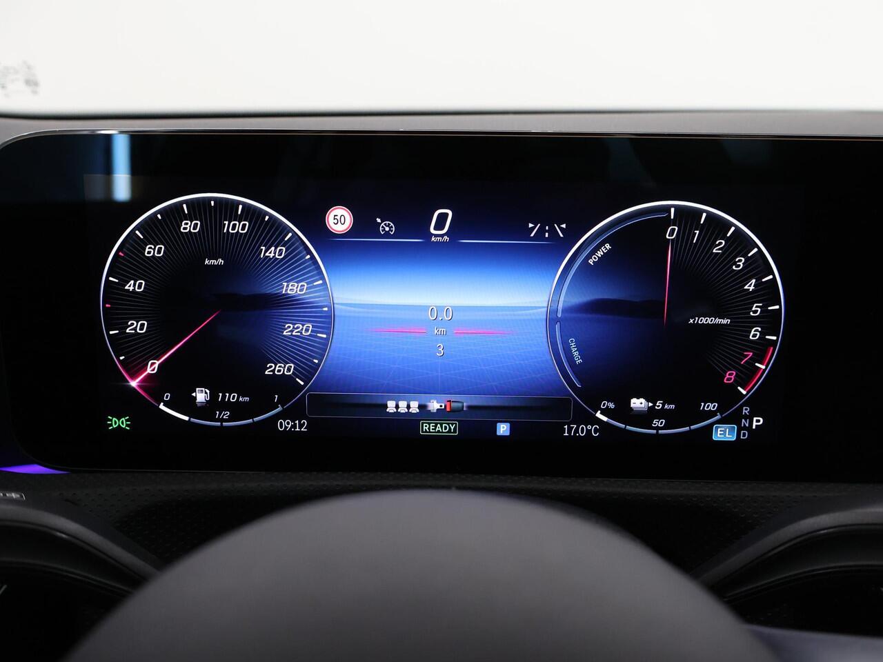 Mercedes-Benz A-KLASSE 250 e Limousine Business Solution AMG | Night | Panoramadak | Sfeerverlichting | 360 camera | 19" multispaaks |