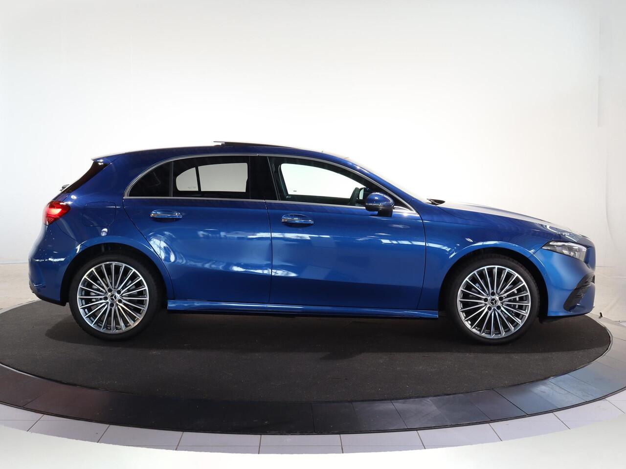 Mercedes-Benz A-KLASSE 250 e Star Edition AMG Line | AMG Line Plus | Panoramaschuifdak | Head-up display | Multibeam LED | Elektrisch voorstoelen met geheugen |