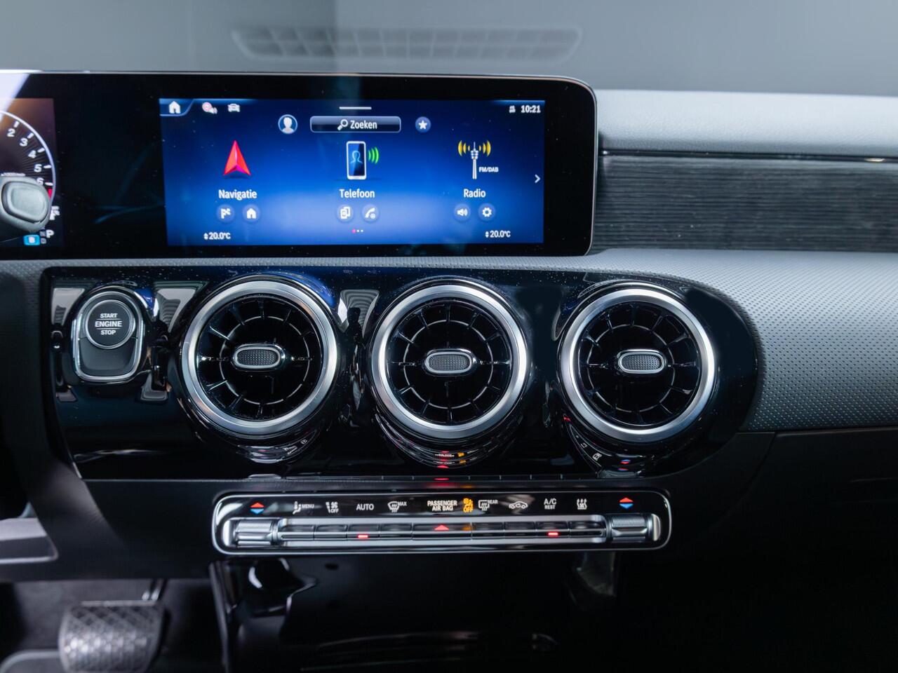 Mercedes-Benz A-KLASSE Hatchback 250 e Business Solution Luxury Panorama dak