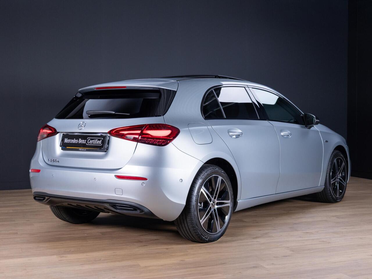 Mercedes-Benz A-KLASSE Hatchback 250 e Business Solution Luxury Panorama dak