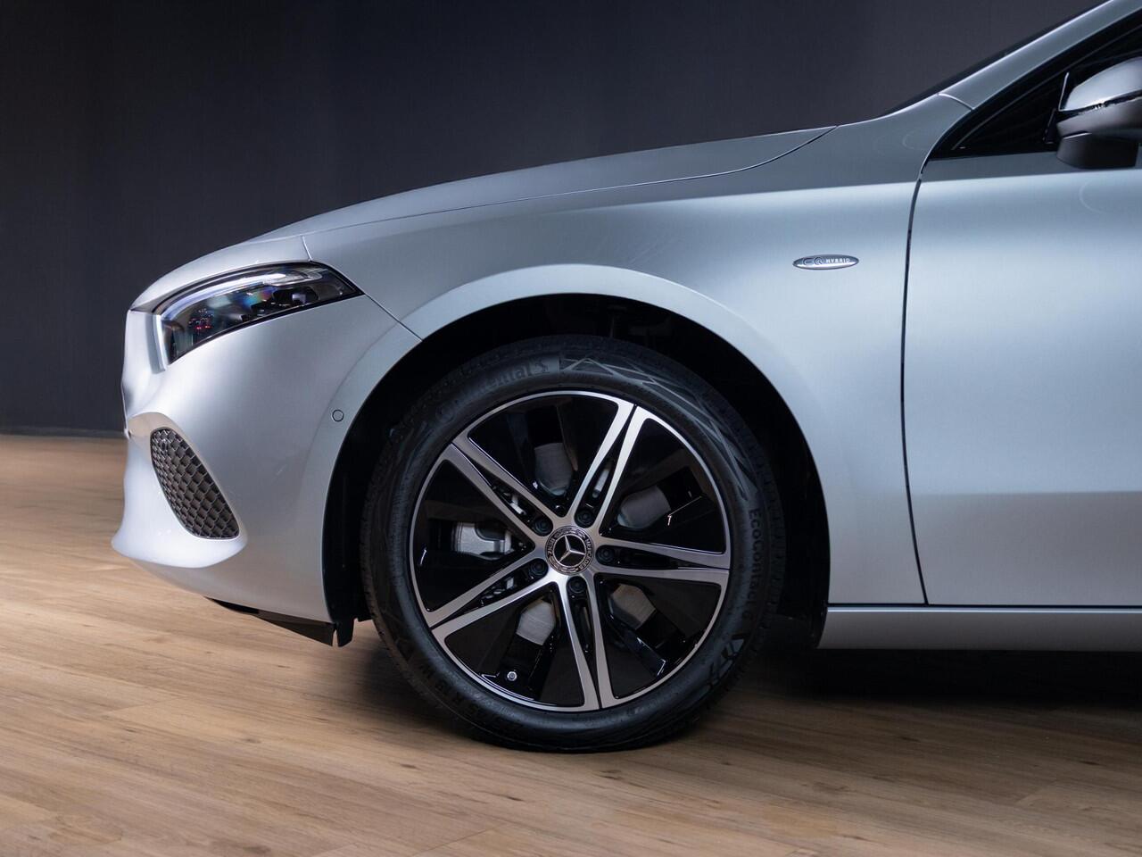 Mercedes-Benz A-KLASSE Hatchback 250 e Business Solution Luxury Panorama dak