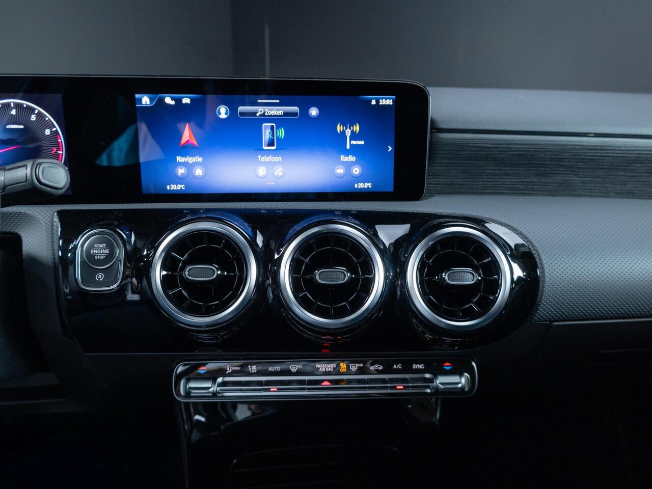 Mercedes-Benz A-KLASSE Hatchback 180 Business Solution Luxury Panorama dak