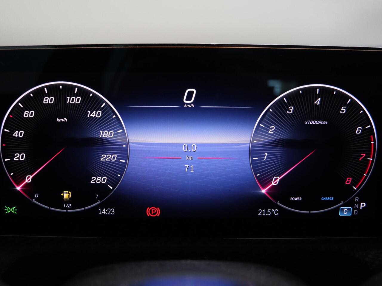 Mercedes-Benz A-KLASSE 180 Star Edition | Voorstoelen verwarmd | Achteruitrijcamera | LED-koplampen