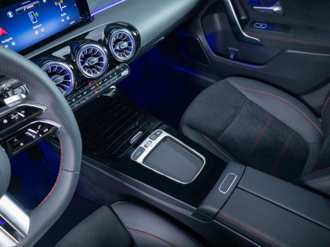 Mercedes-Benz A-KLASSE Hatchback 250 e Star Edition AMG Line