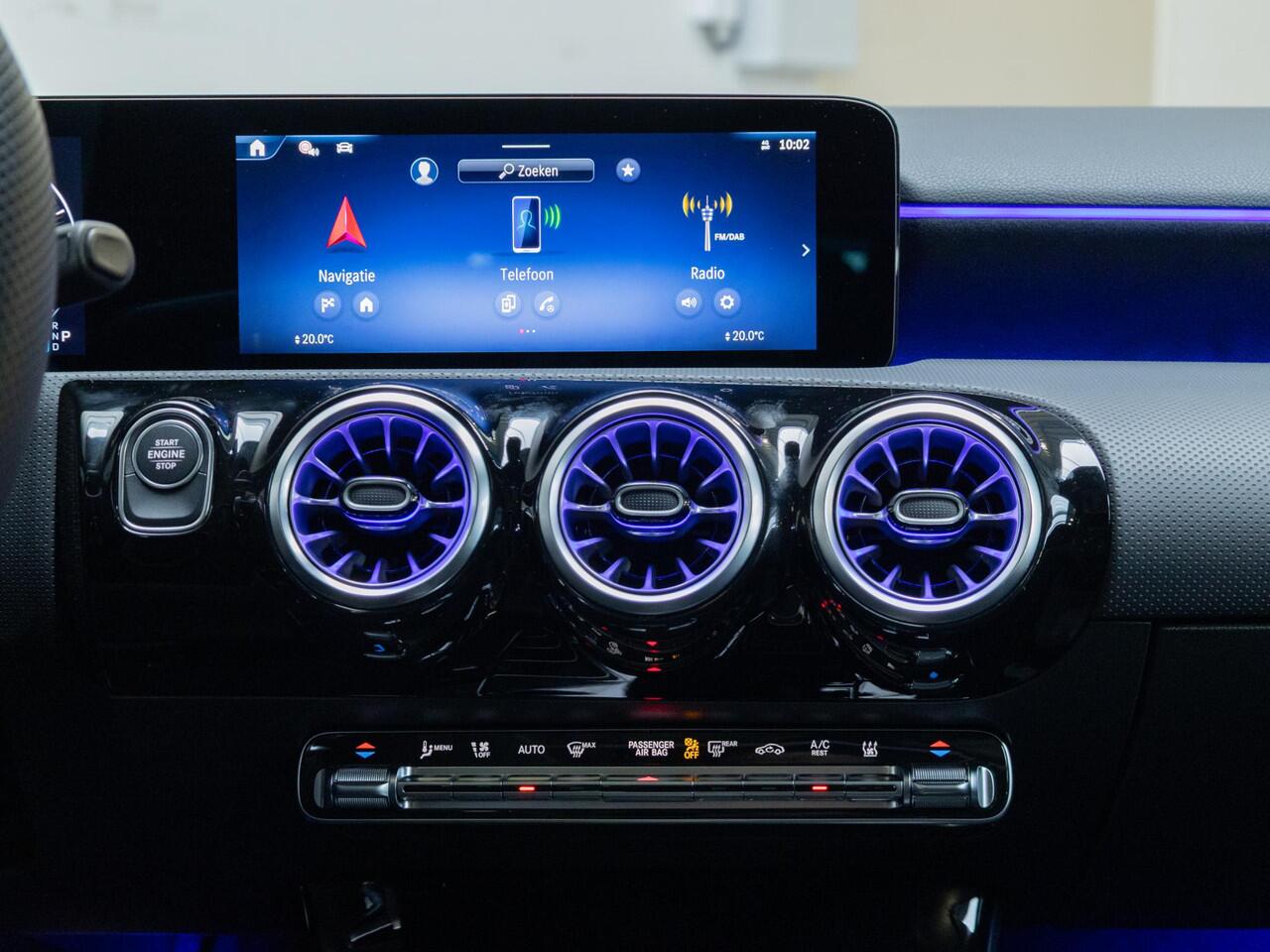 Mercedes-Benz A-KLASSE Hatchback 250 e Business Solution AMG Panorama dak