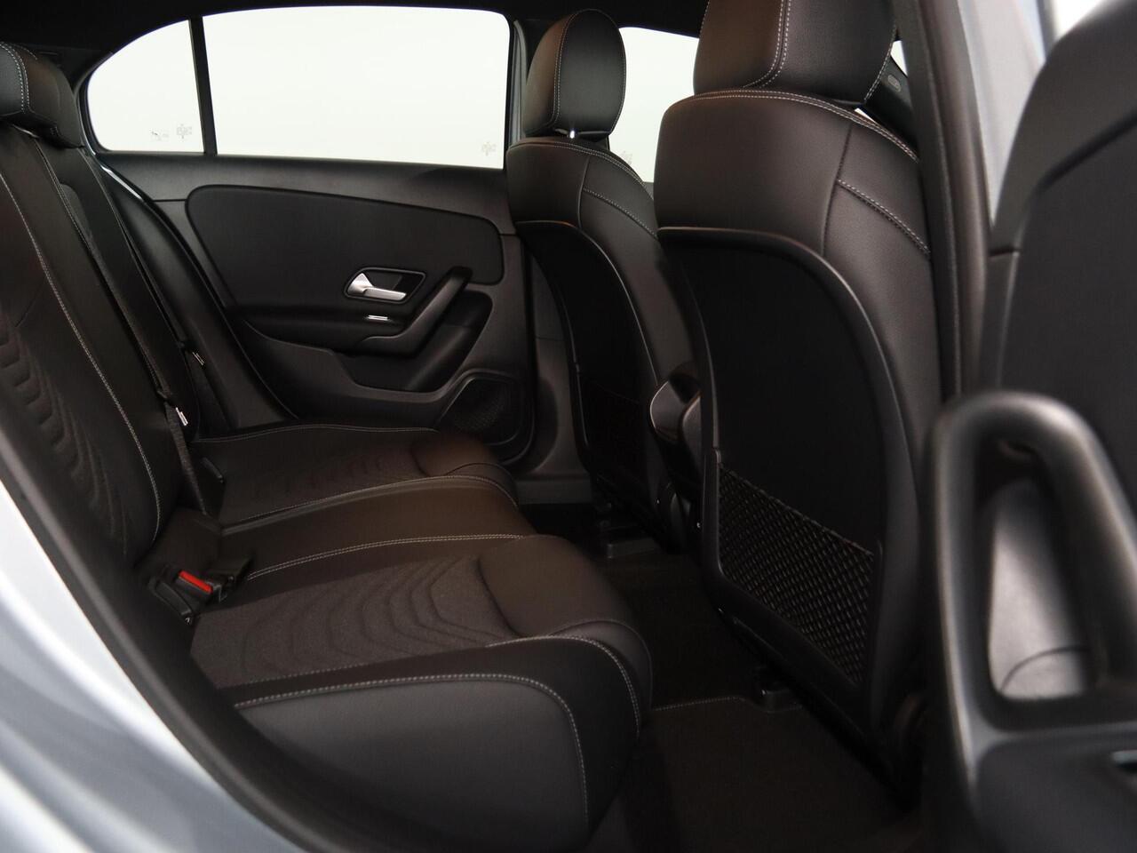 Mercedes-Benz A-KLASSE 180 Star Edition | Digitaal display | Achteruitrijcamera | Led-koplampen