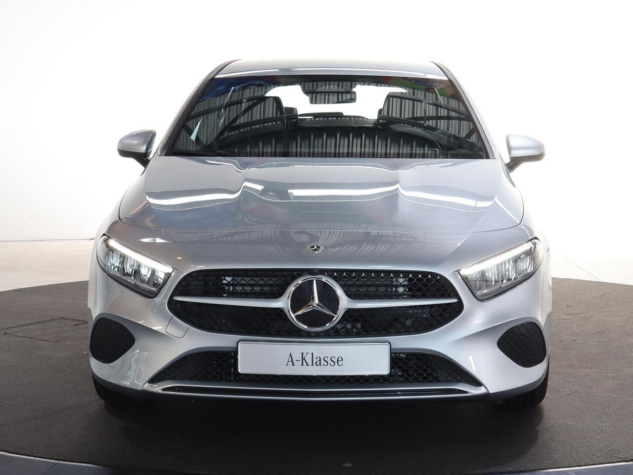 Mercedes-Benz A-KLASSE 180 Star Edition | Digitaal display | Achteruitrijcamera | Led-koplampen