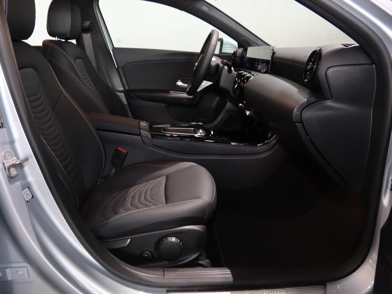 Mercedes-Benz A-KLASSE 180 Star Edition | Digitaal display | Achteruitrijcamera | Led-koplampen