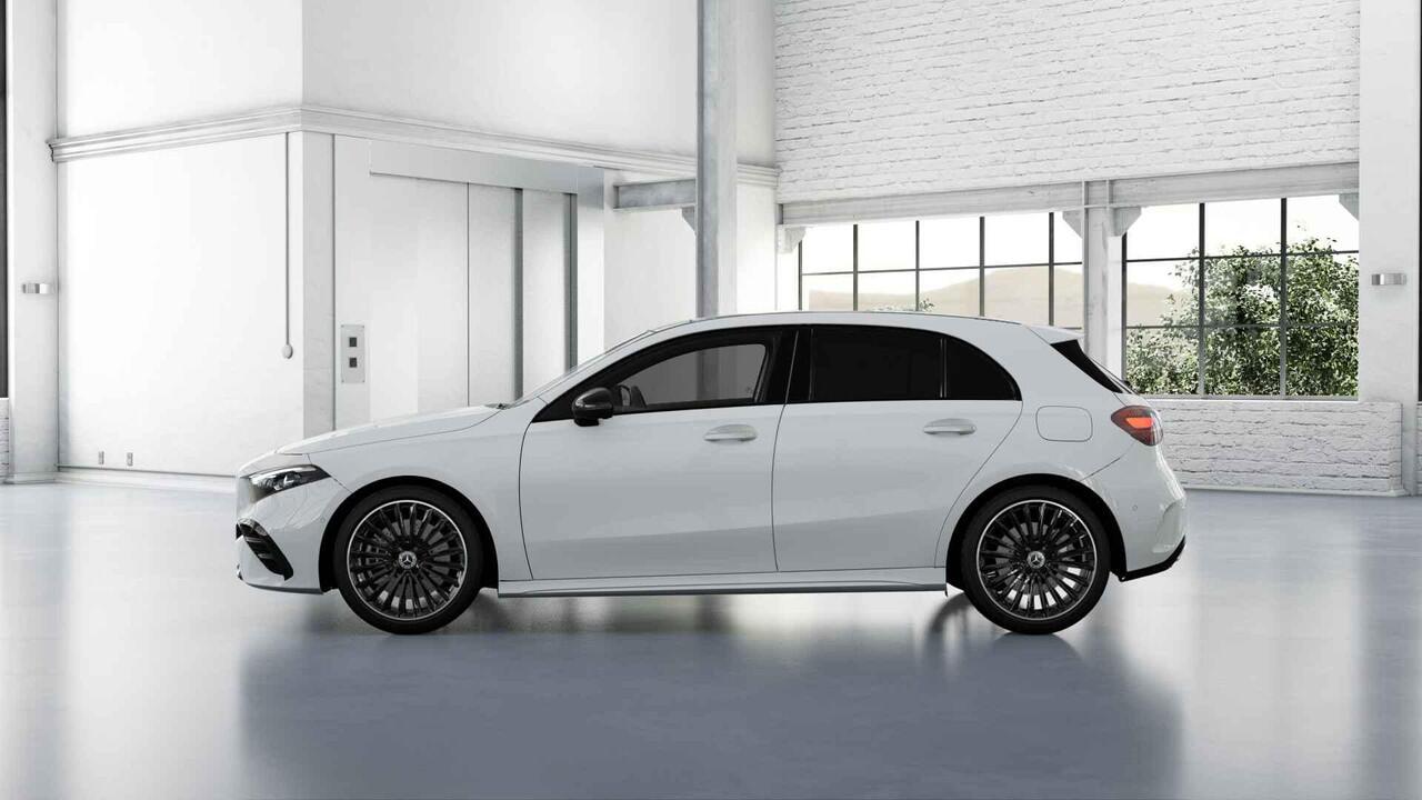 Mercedes-Benz A-KLASSE 250e Business Solution AMG | Panoramaschuifdak | Stoelverwarming | Achteruitrijcamera | Nightpakket | 19 inch AMG-velgen |