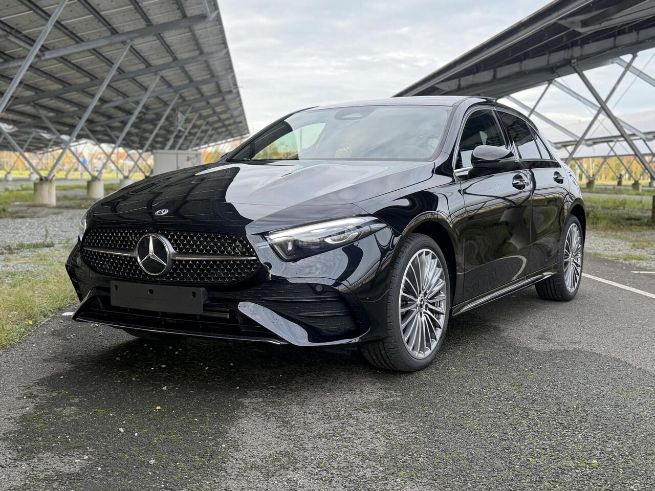 Mercedes-Benz A-KLASSE 250e Business Solution AMG | Panoramaschuifdak | Stoelverwarming | Achteruitrijcamera | MULTIBEAM LED |