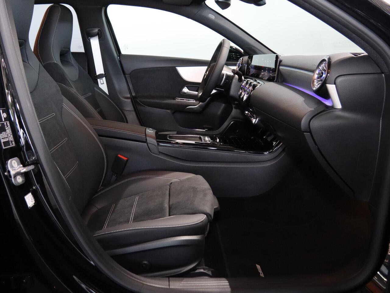 Mercedes-Benz A-KLASSE 180 Business Solution AMG | AMG Line Plus | Nightpakket | Panoramaschuifdak | Head-up display | Stoelverwarming voor| 360° camera | Dodehoekassistent |