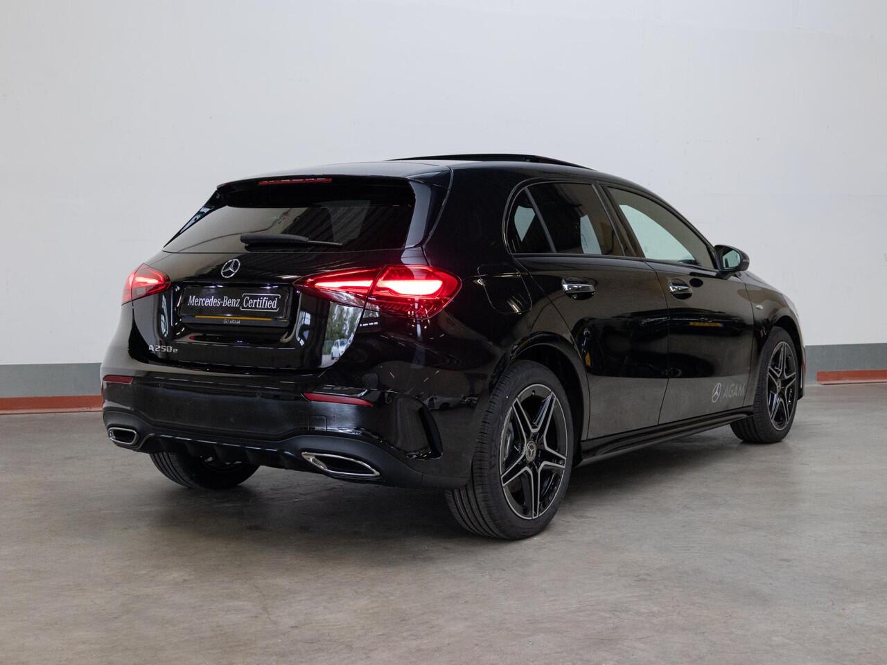 Mercedes-Benz A-KLASSE Hatchback 250 e Business Solution AMG Panorama dak