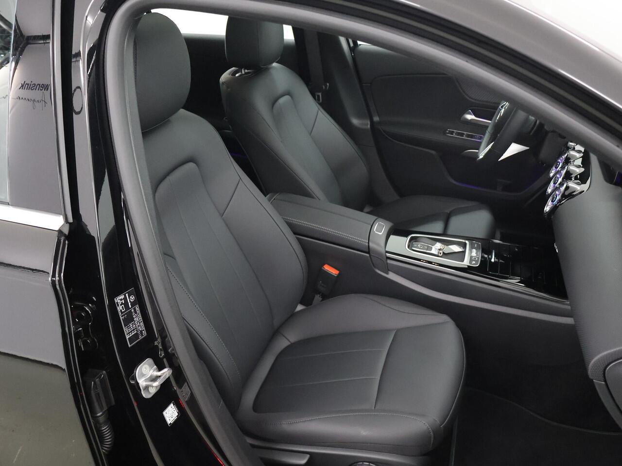 Mercedes-Benz A-KLASSE 250e Star Edition Luxury Line | Panoramadak | Keyless Entry | Trekhaak | LED-koplampen | Achteruitrijcamera |